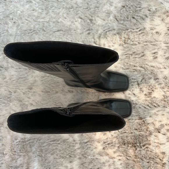 SOLD - Picture 2 of 4